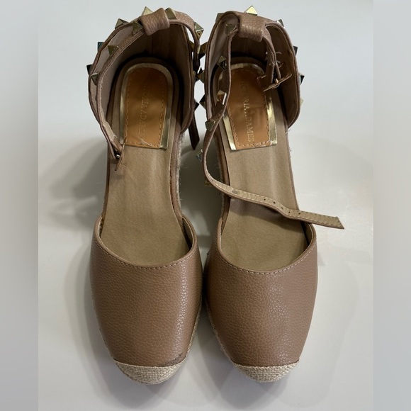 VICTORIA ADAMES taupe studded espadrille wedges - Picture 3 of 10